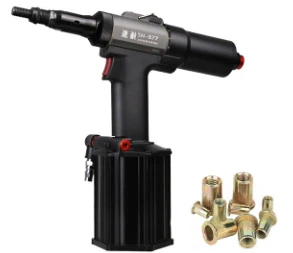 Pneumatic -- pistol cu nucă de nit